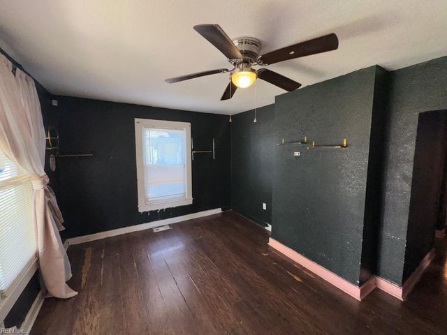 20 Dewey ST, Portsmouth, VA 23704