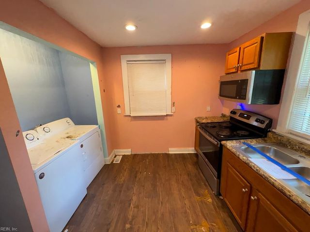 20 Dewey ST, Portsmouth, VA 23704