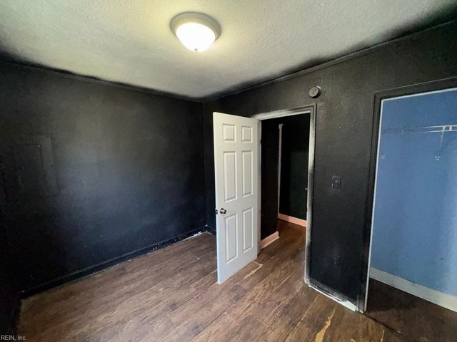 20 Dewey ST, Portsmouth, VA 23704