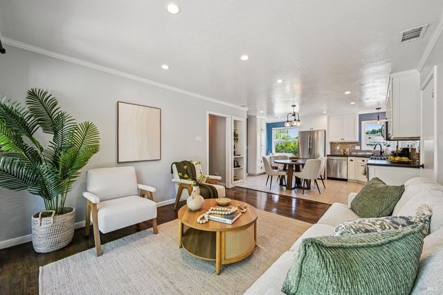 3045 Spring Creek Dr, Santa Rosa, CA 95405