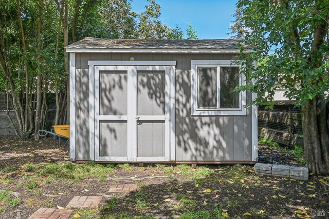 3045 Spring Creek Dr, Santa Rosa, CA 95405