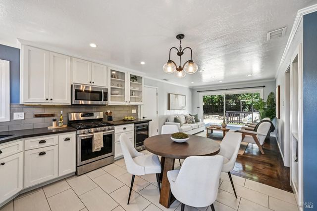 3045 Spring Creek Dr, Santa Rosa, CA 95405