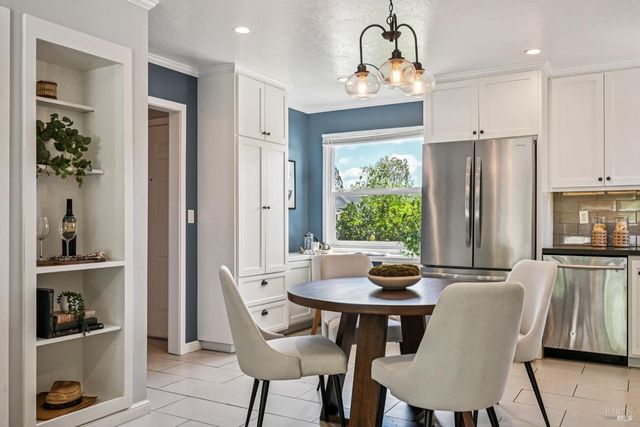 3045 Spring Creek Dr, Santa Rosa, CA 95405