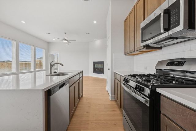 272 Pine Bark DR, Buda, TX 78610