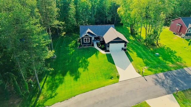 13034 Spruceridge Road, Gowen, MI 49326