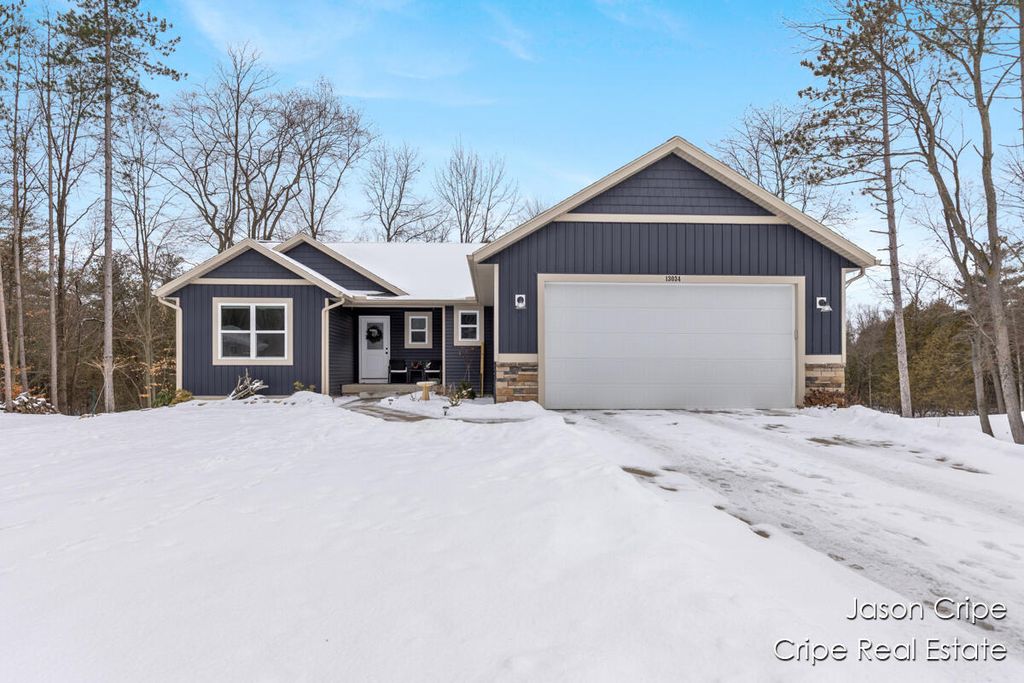 13034 Spruceridge Road, Gowen, MI 49326