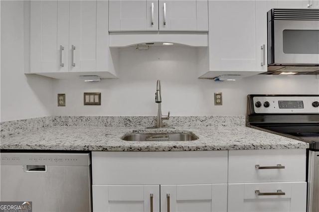 3843 Woodridge Way, Tucker, GA 30084