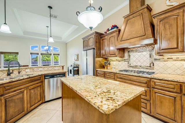 7522 S Lake Dr, Corpus Christi, TX 78414