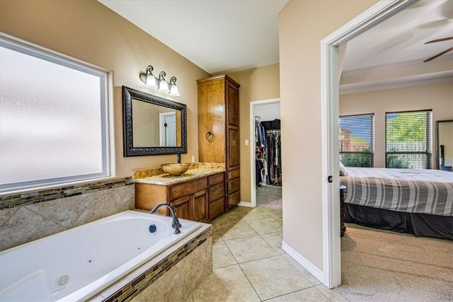 7522 S Lake Dr, Corpus Christi, TX 78414