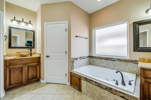 7522 S Lake Dr, Corpus Christi, TX 78414