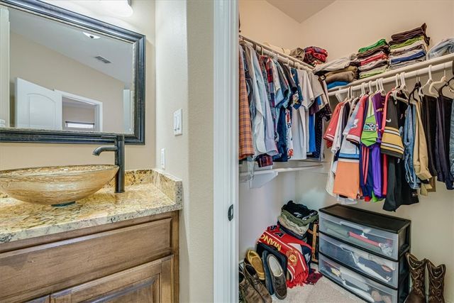 7522 S Lake Dr, Corpus Christi, TX 78414
