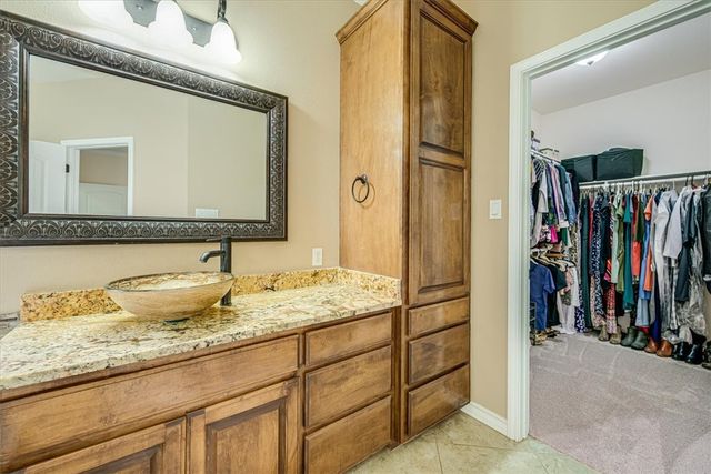 7522 S Lake Dr, Corpus Christi, TX 78414