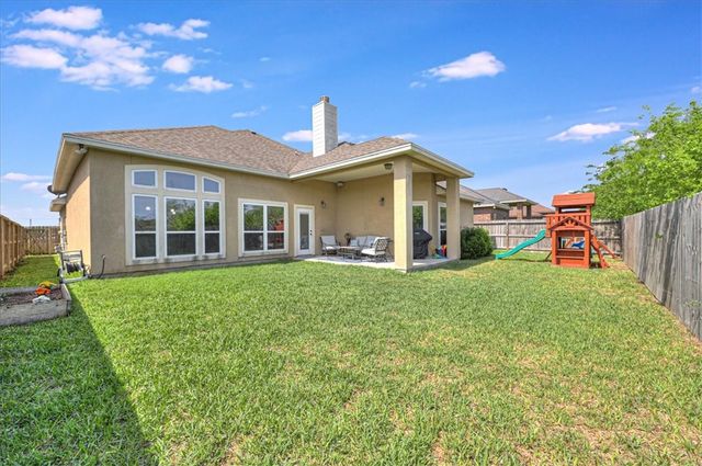 7522 S Lake Dr, Corpus Christi, TX 78414