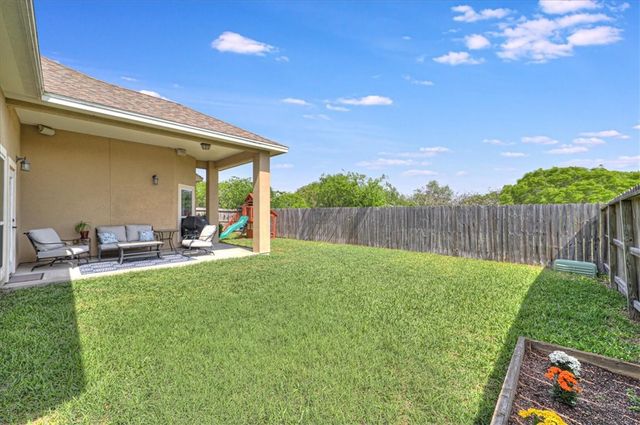 7522 S Lake Dr, Corpus Christi, TX 78414