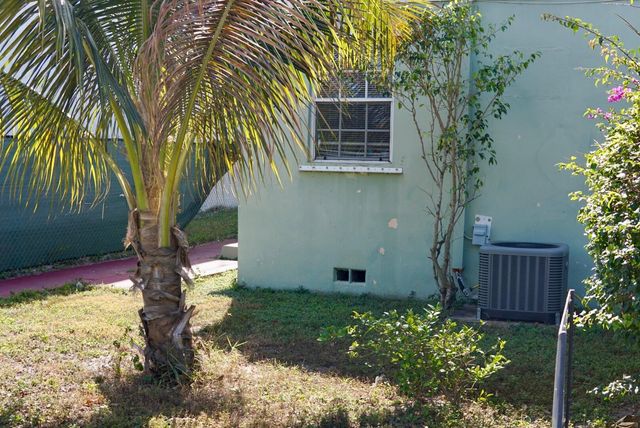 1307 Lucerne Avenue A, Lake Worth Beach, FL 33460