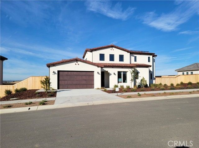 725 Manor Lane, Paso Robles, CA 93446