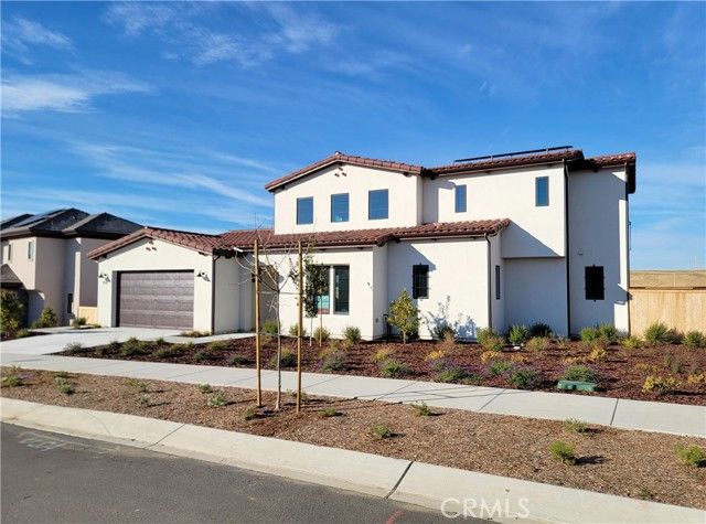 725 Manor Lane, Paso Robles, CA 93446