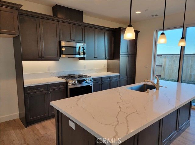 725 Manor Lane, Paso Robles, CA 93446