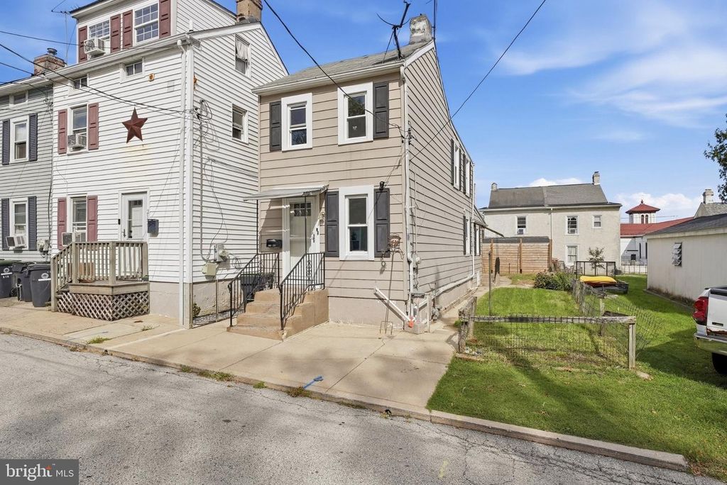 213 AIRY ST, Phoenixville, PA 19460 — photo 2