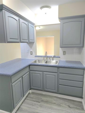 25815 Firwood Avenue, Warren, MI 48089