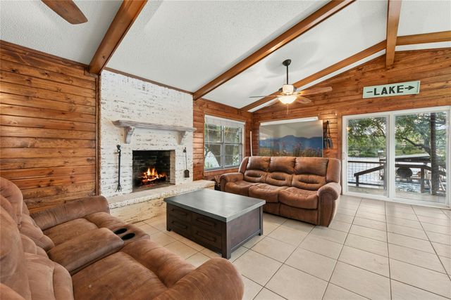 110 Island Lodges LN, Buchanan Dam, TX 78609