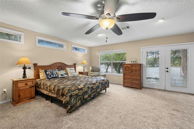 110 Island Lodges LN, Buchanan Dam, TX 78609