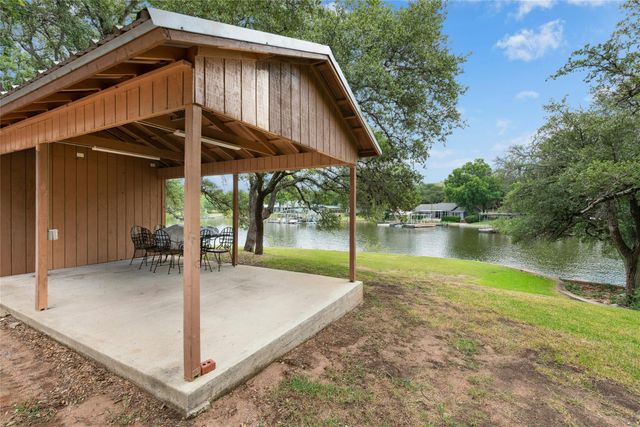 110 Island Lodges LN, Buchanan Dam, TX 78609