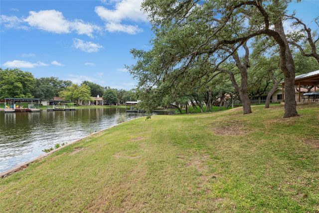 110 Island Lodges LN, Buchanan Dam, TX 78609