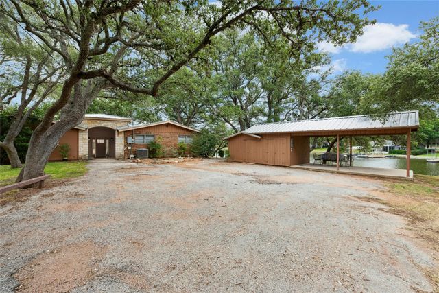 110 Island Lodges LN, Buchanan Dam, TX 78609