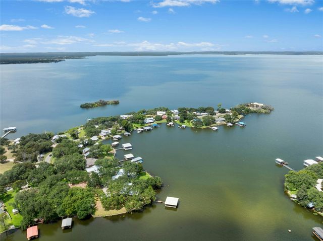 110 Island Lodges LN, Buchanan Dam, TX 78609