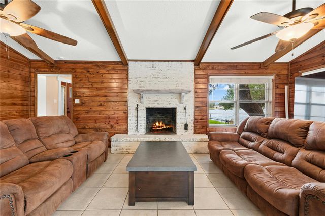 110 Island Lodges LN, Buchanan Dam, TX 78609
