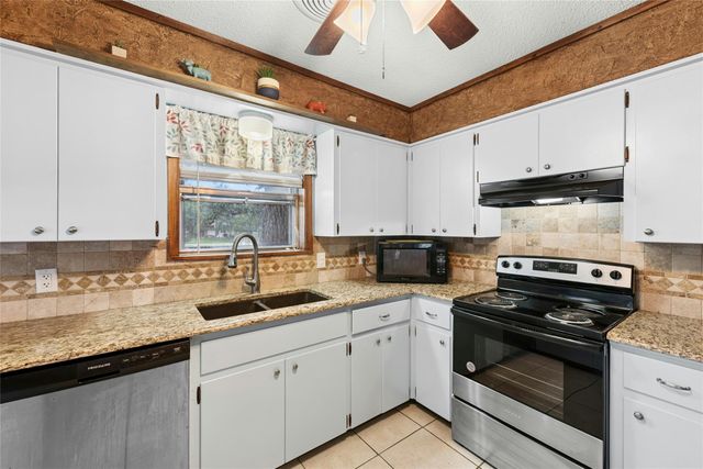 110 Island Lodges LN, Buchanan Dam, TX 78609