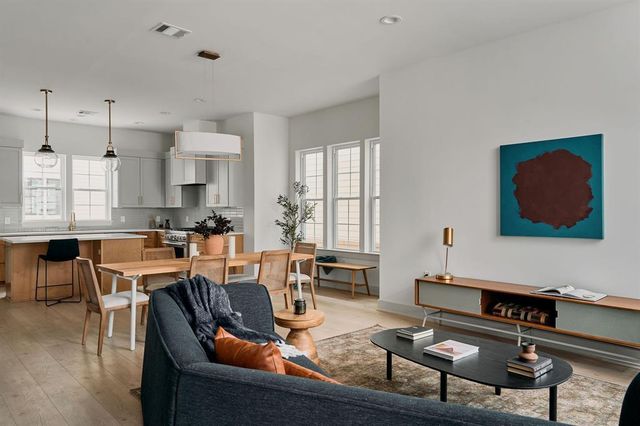 2209 Woodland Ave 203, Austin, TX 78741