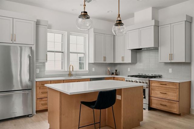 2209 Woodland Ave 203, Austin, TX 78741