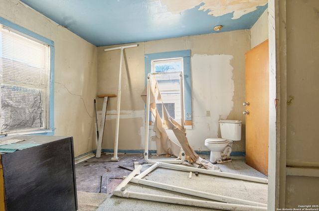 155 W Zavalla, San Antonio, TX 78204