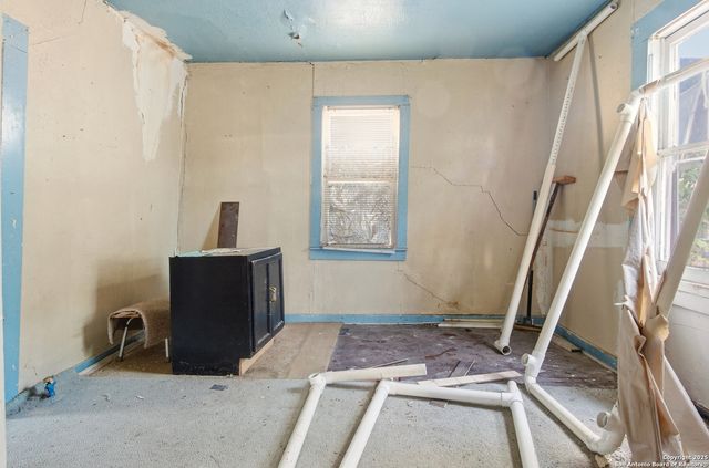 155 W Zavalla, San Antonio, TX 78204