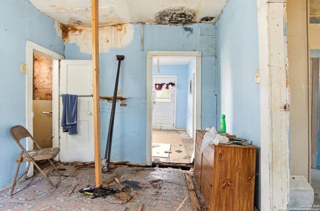 155 W Zavalla, San Antonio, TX 78204