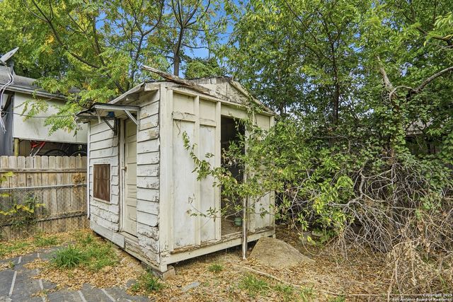 155 W Zavalla, San Antonio, TX 78204