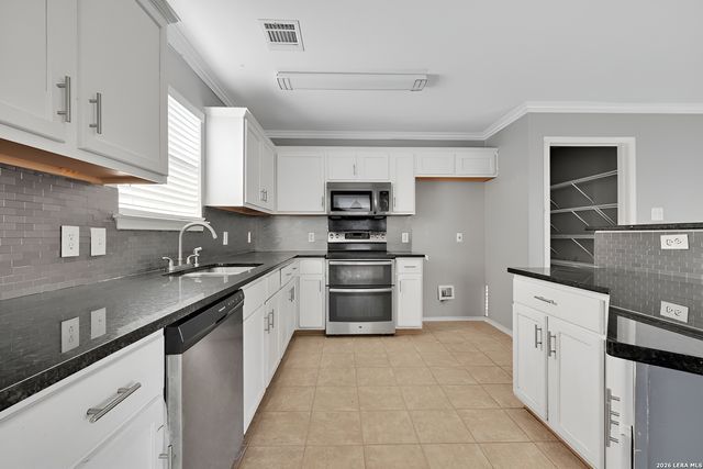9427 Anderson Way, Converse, TX 78109