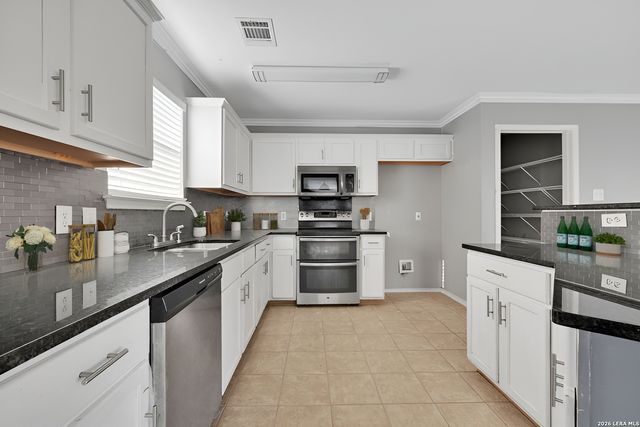 9427 Anderson Way, Converse, TX 78109