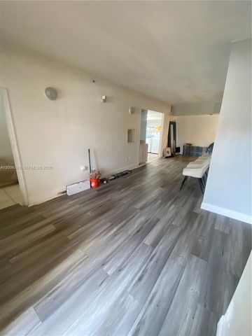 17405 NW 75th Pl 107, Hialeah, FL 33015