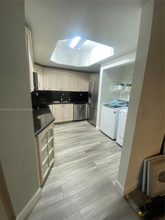 17405 NW 75th Pl 107, Hialeah, FL 33015