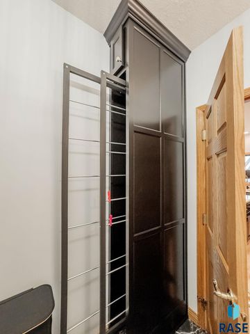 157 W Doral Ct Court, Sioux Falls, SD 57108