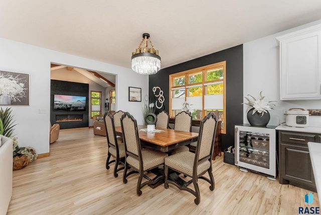 157 W Doral Ct Court, Sioux Falls, SD 57108