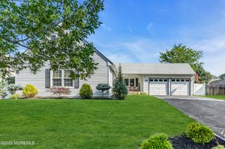 8 Blueberry Path, Howell, NJ 07731