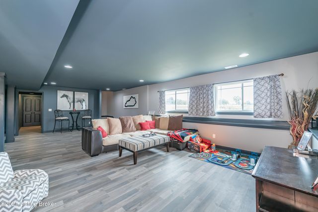7310 Mount Washington Rd, Louisville, KY 40229