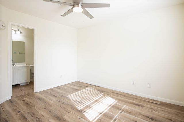 204 Turnberry Lane, Lewisville, TX 75067