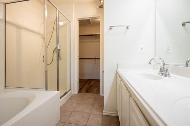 204 Turnberry Lane, Lewisville, TX 75067