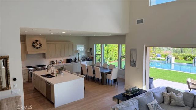 133 Sunnyslope, Irvine, CA 92618