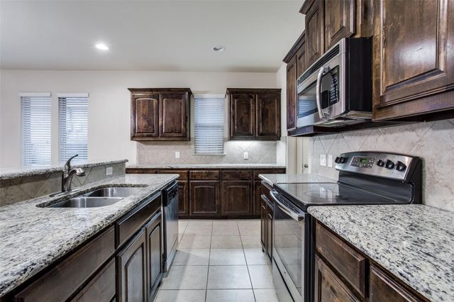 1809 Evergreen Court, Grapevine, TX 76051